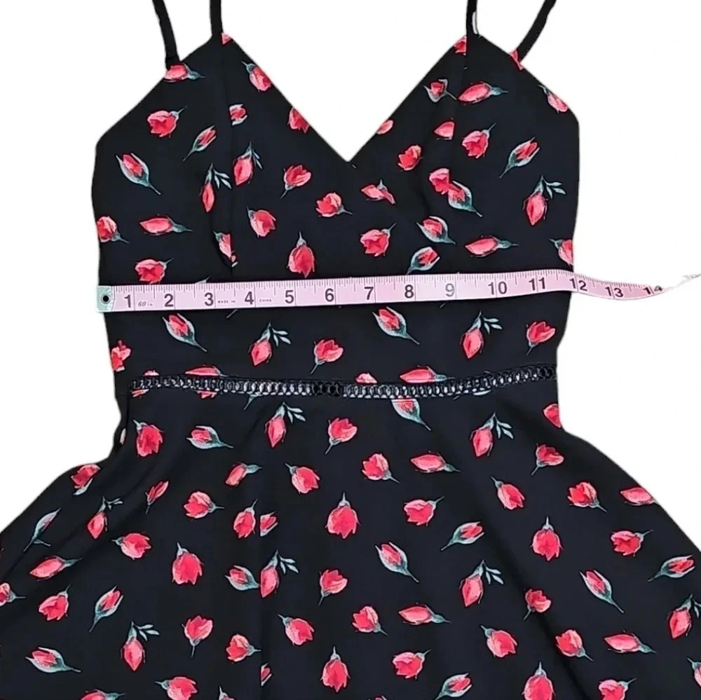 Mi Ami Women XXS Mini Dress Black Red Rosebud Print Fit Flare Iconic Cottagecore - Picture 6 of 7